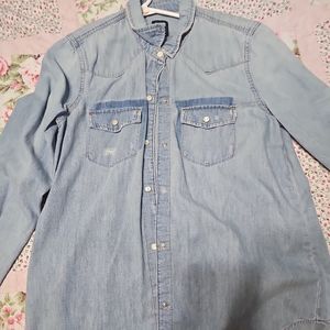 Denim Gap shirt